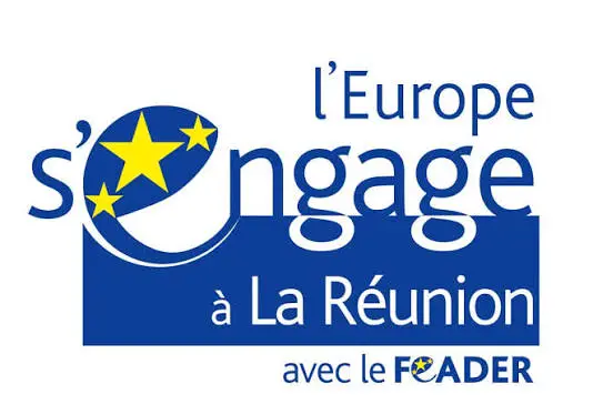 Texte : "L'Europe s'engage à La Réunion avec le FEADER" avec étoiles européennes.